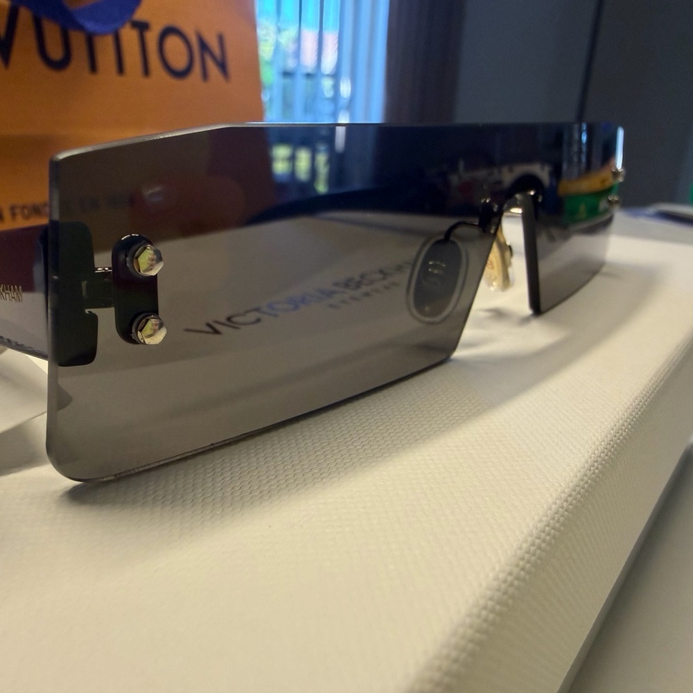 Victoria Beckham Fashion Show
62mm Rectangular Sunglasses - Picture 6 of 13